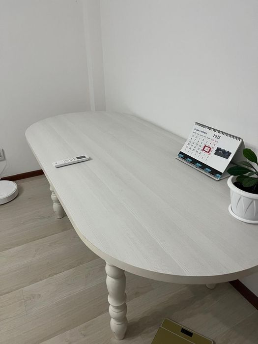 Срочная продажа Стол для гостей