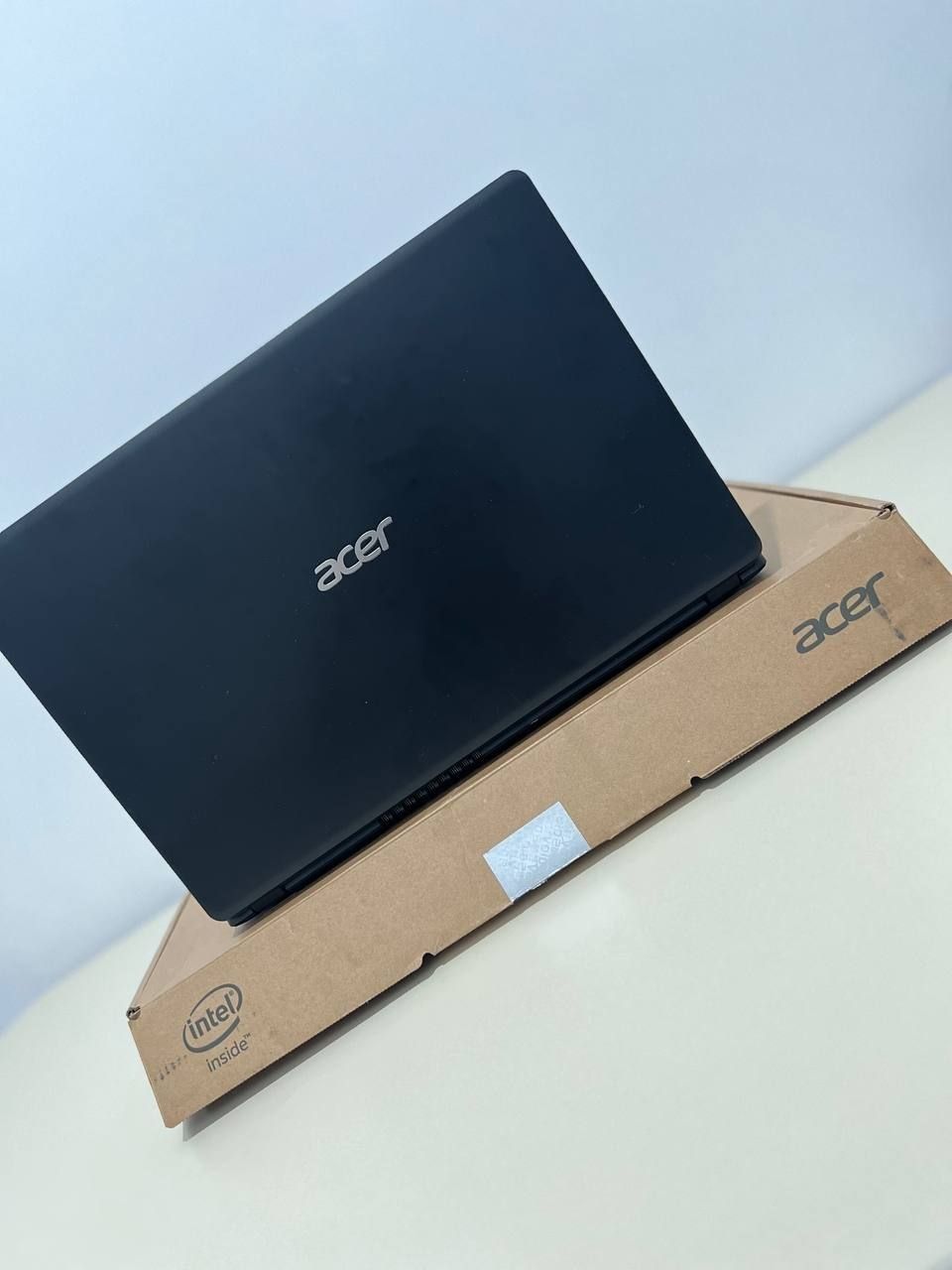 Acer Aspire 3 
цвет : Черный (Black)
Экран: 15,6 HD
Виде