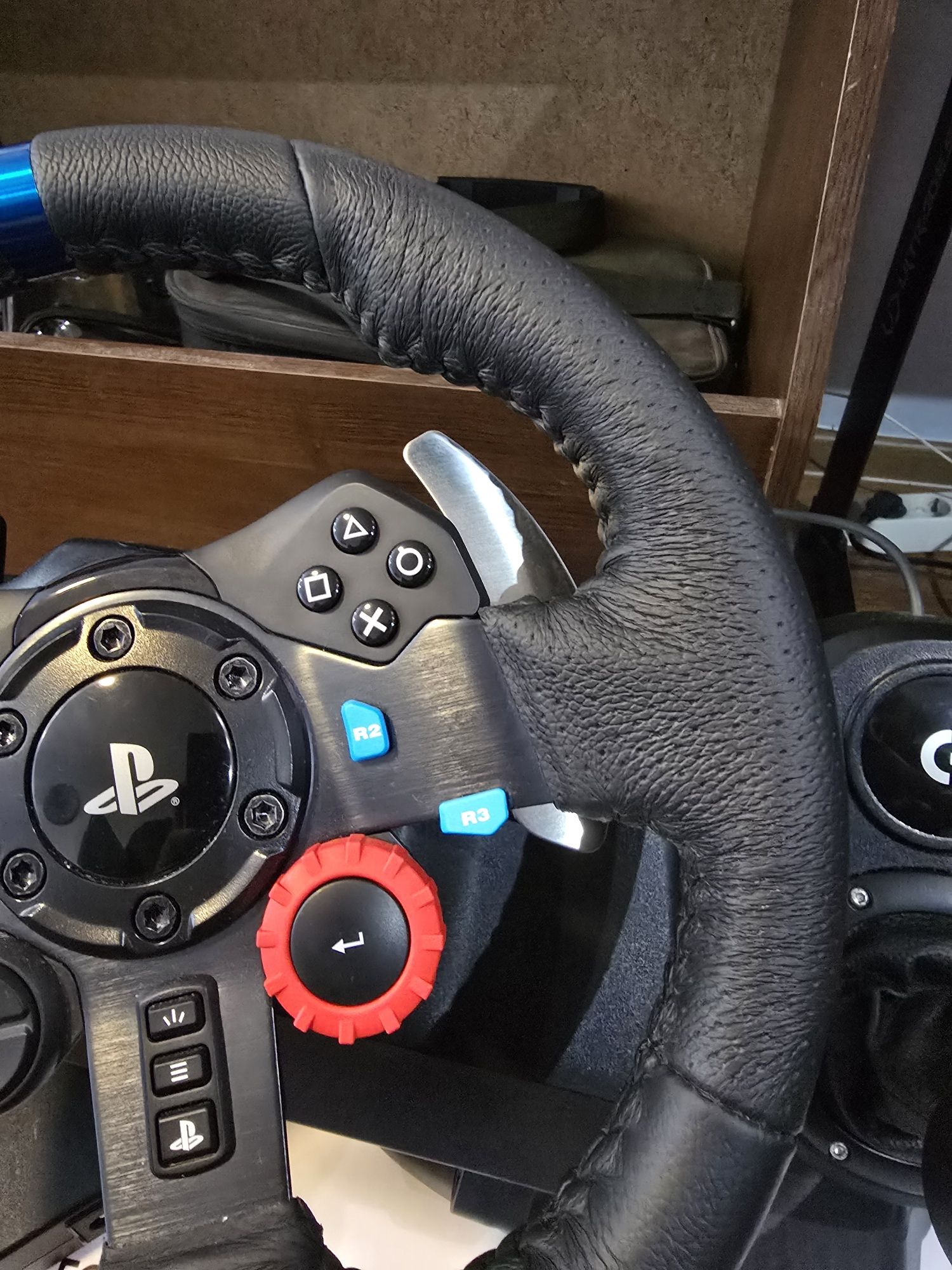 Продавам Logitech G29+Shifter