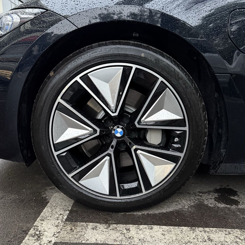 Bmw ix3 restaling avto kredit 1 kunda variyantgayam beriladi 2 oyga