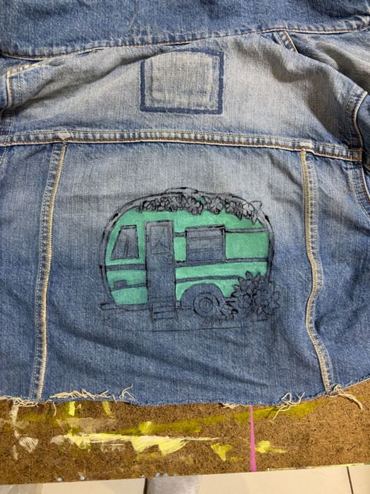 Ръчно рисувани дрехи