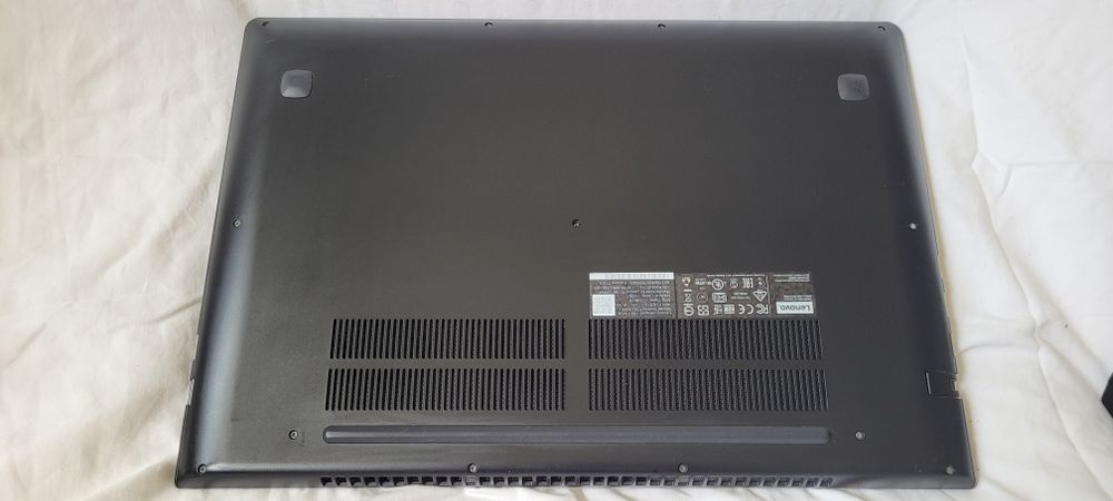 Laptop Lenovo Ideapad 700 – Intel i5, 16GB RAM, GTX 950M 4GB, SSD, 75