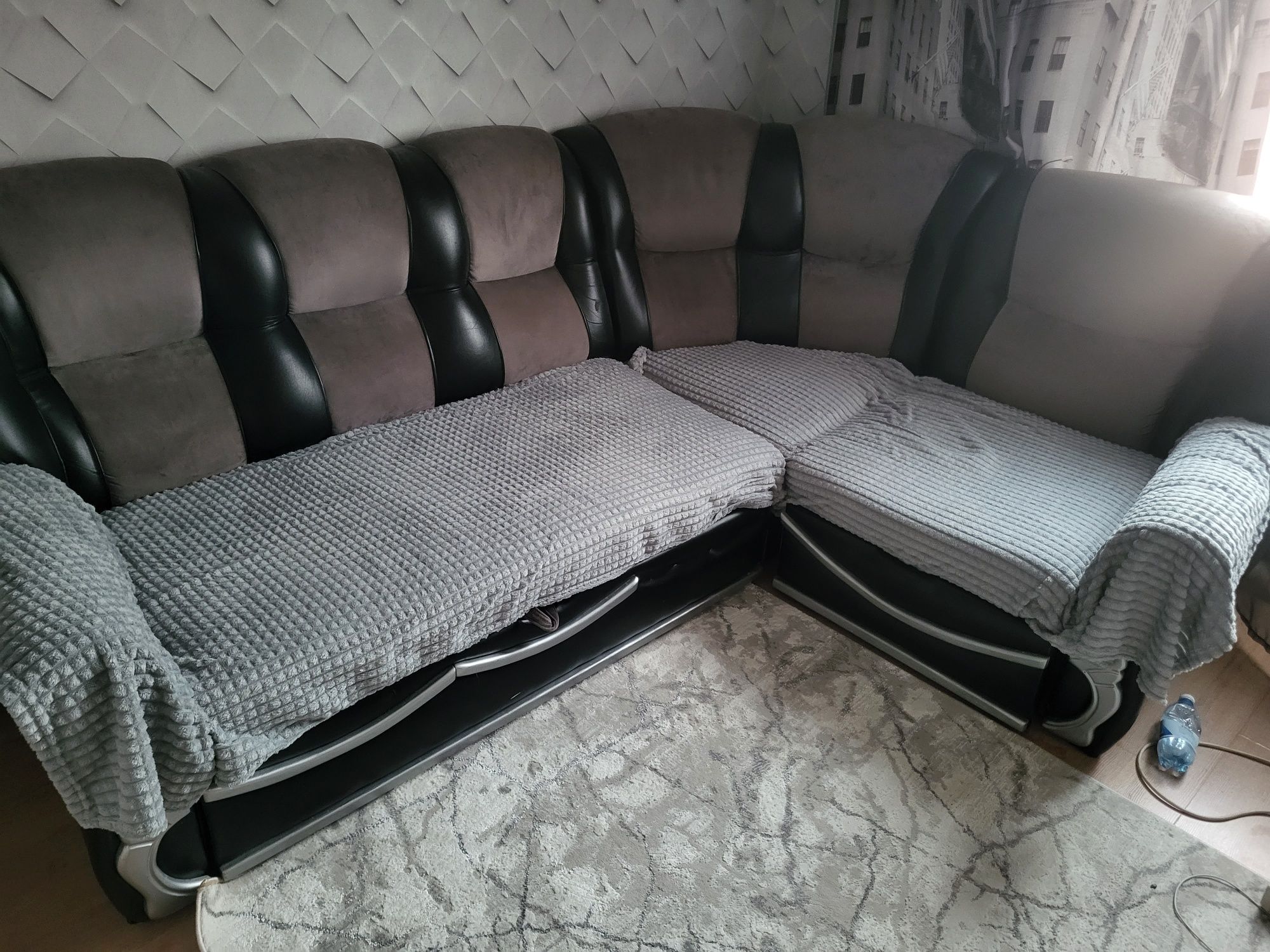 Диван угловой , раздвижной
