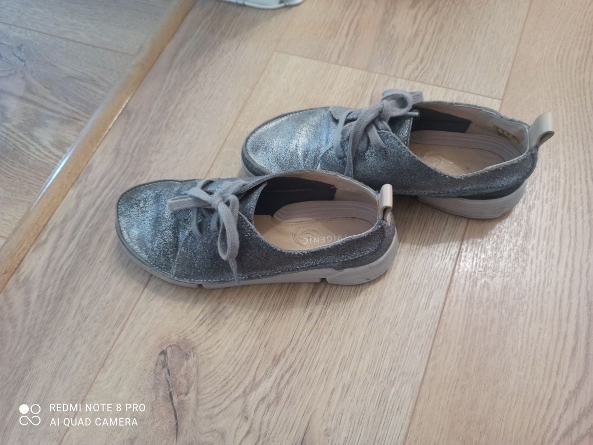 Стилни обувчици на Clarks