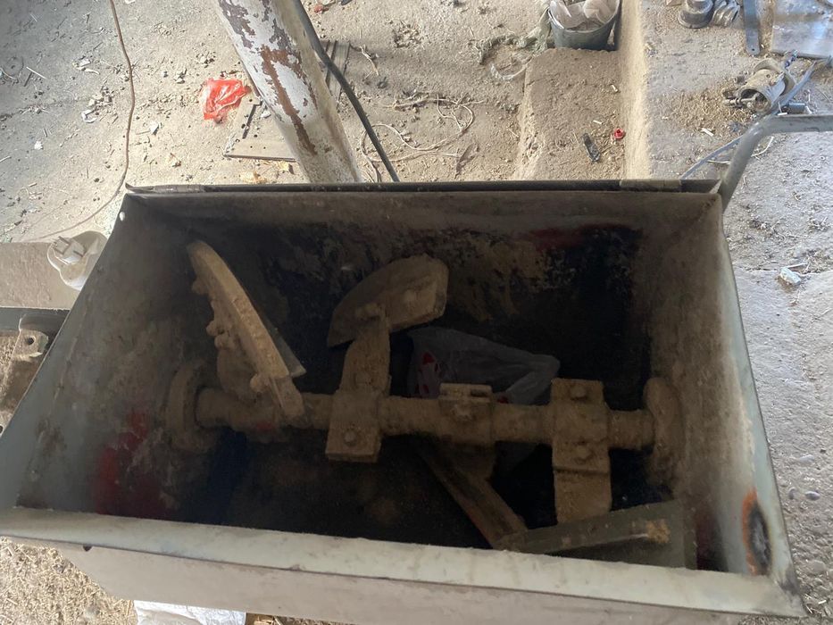 Продаю станки для кормов.
Экструдер, гранулятор , сенорезк