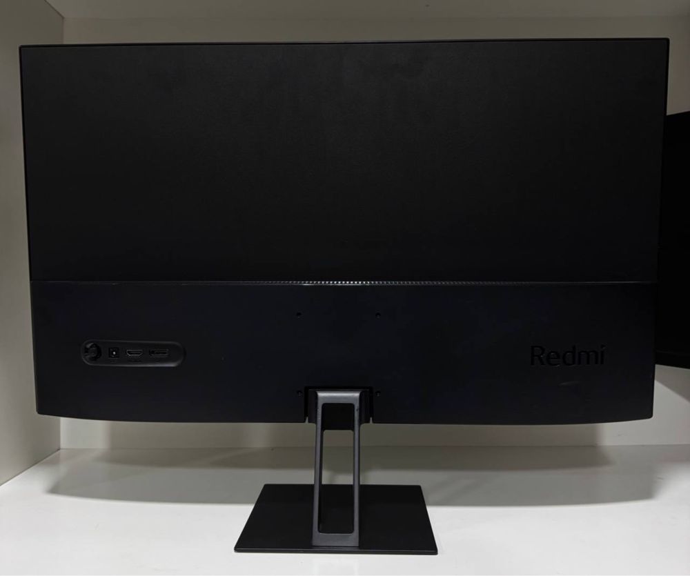Redmi 27 165Hz yengide sastyanada bez karopka