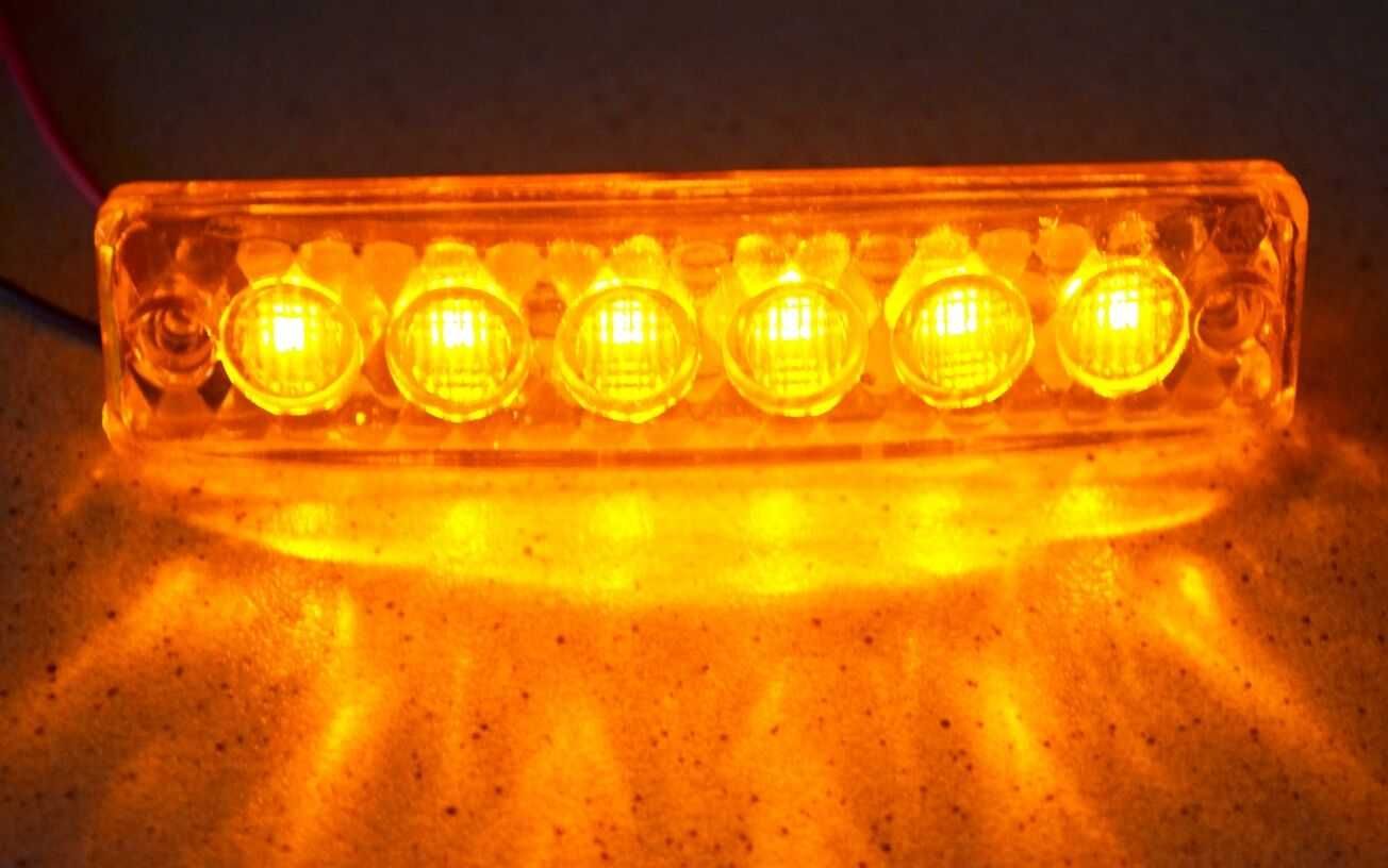 1 бр. диодни Лед LED габарити светлини лампи 12-24V 3 цвята