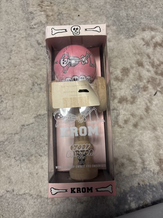 Kendama krom Jody Barton Skeletons Pink/Roz