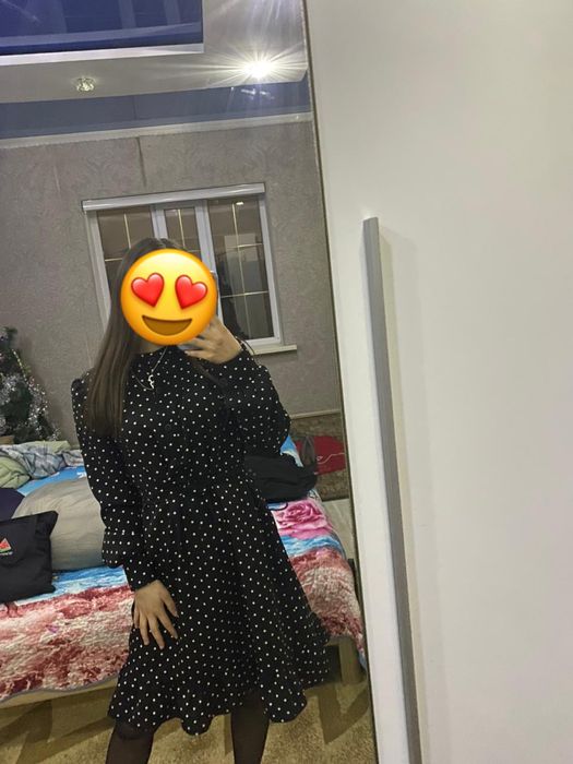 Платье черное горошка