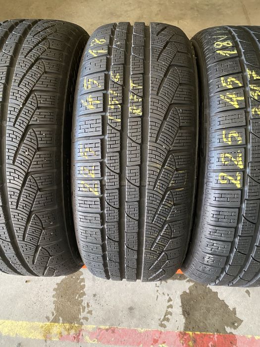 Anvelope iarna 225/45/18 Pirelli Sottozero 2 RFT 225 45 18 R18