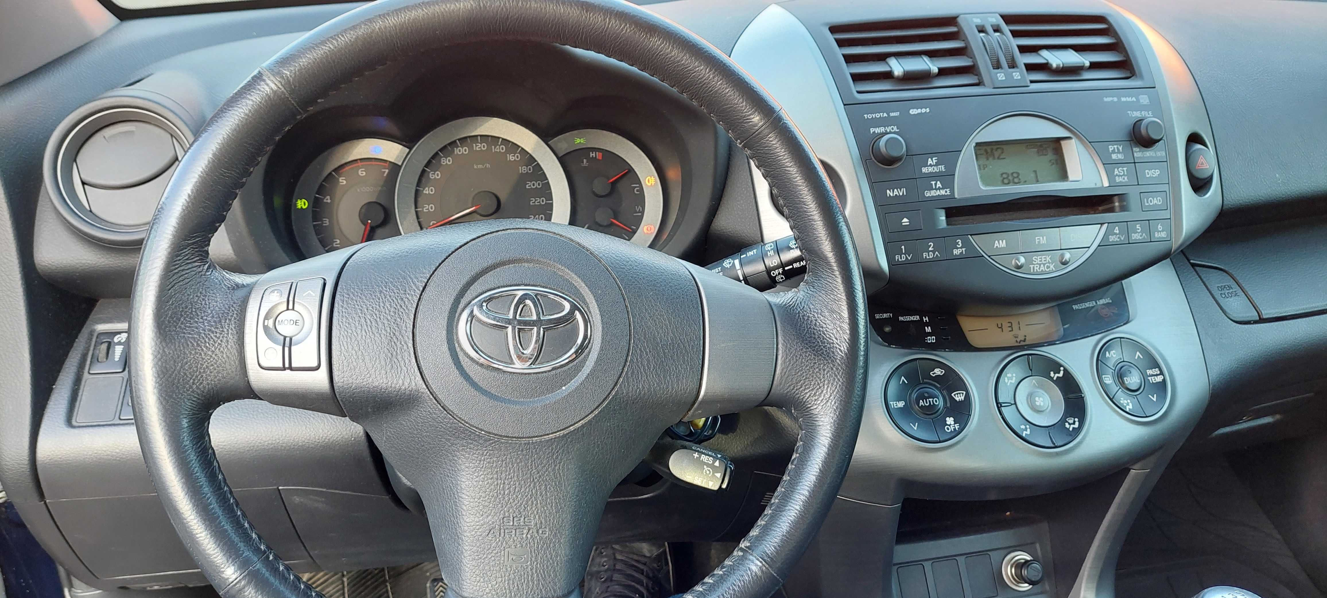 Toyota rav 4          .