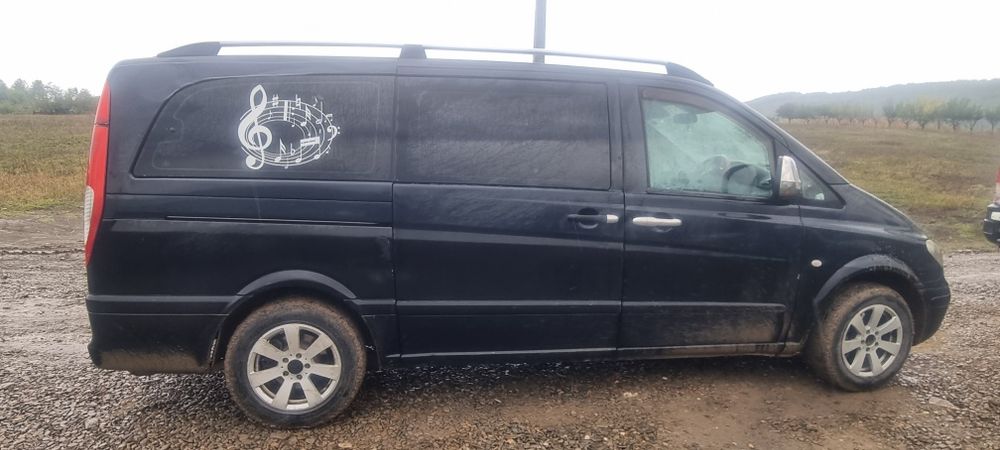 Vand sau schimb -Mercedes  vito 8+1 volan dreapta
