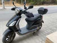 Скутер Piaggio Fly 125