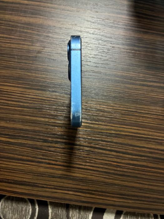 Vând iPhone 13 / 128 GB / Albastru.