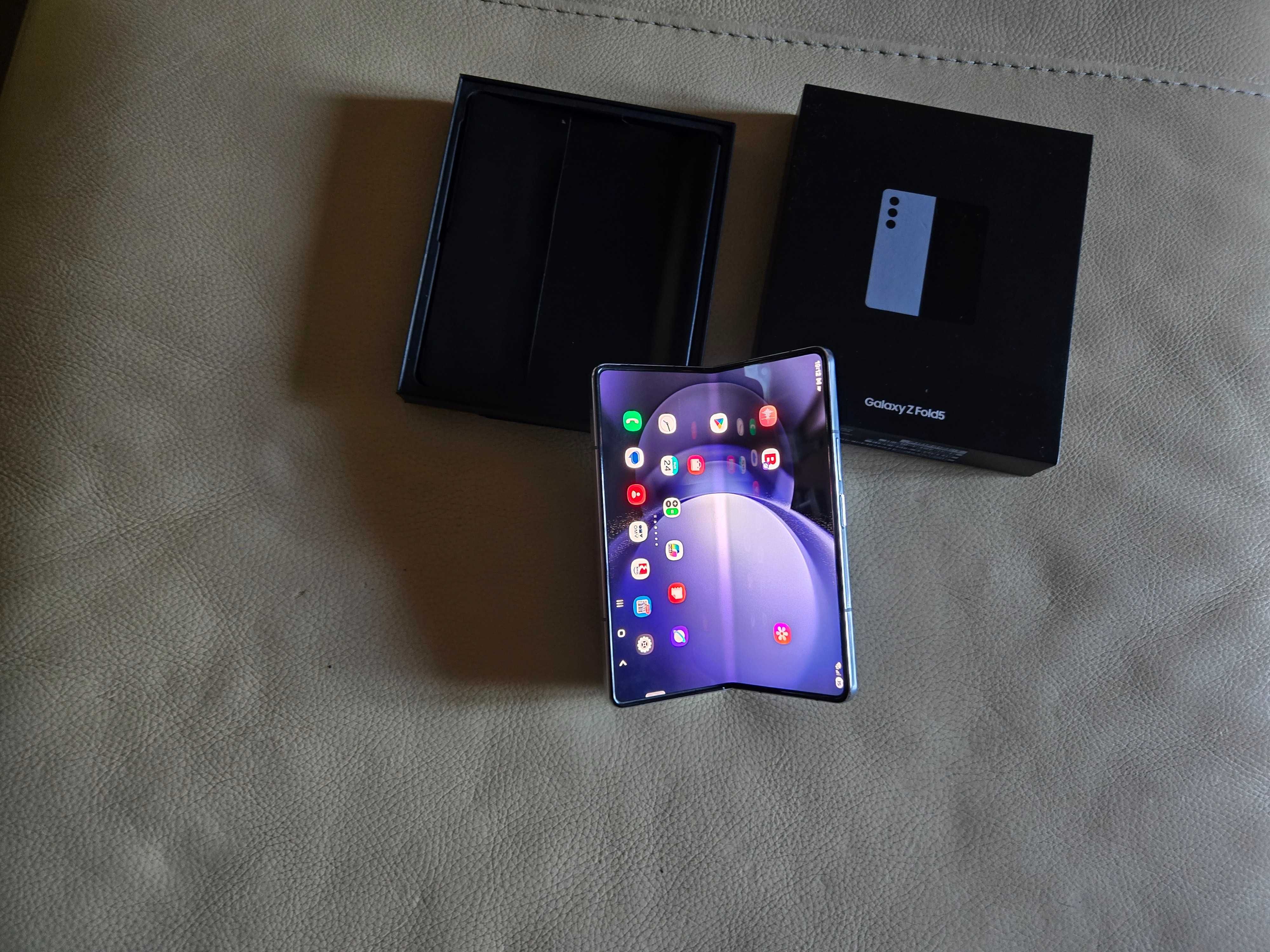 Продавам Смартфон Samsung Galaxy Fold 5 Blue 512 GB