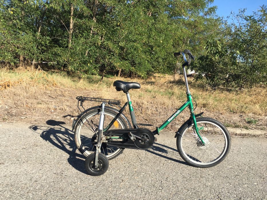 Велосипед за Възрастни хора с Амортисьорни помощни колела