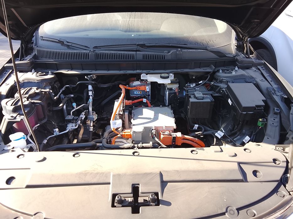 HONGQI E-QM5 рестайлинг в рассрочку либо под Яндекс такси