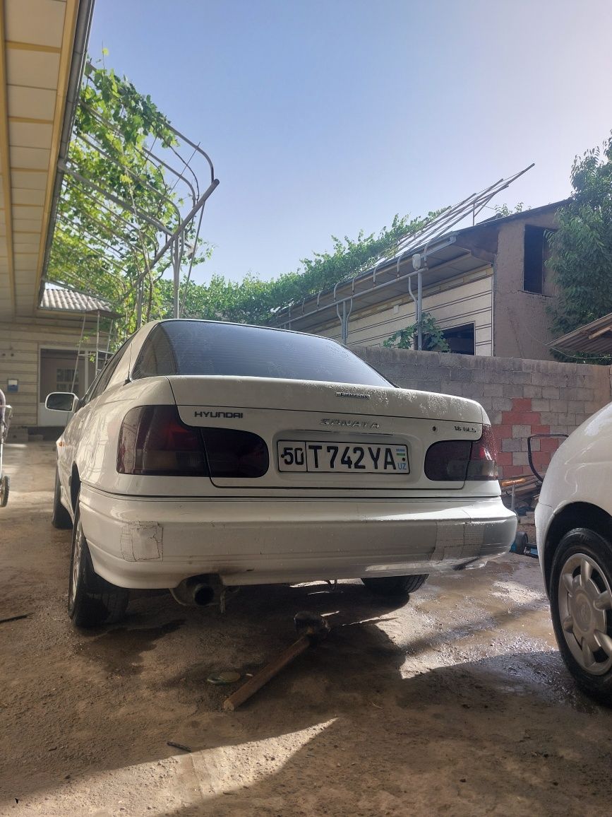 Hyundai sonata  .
