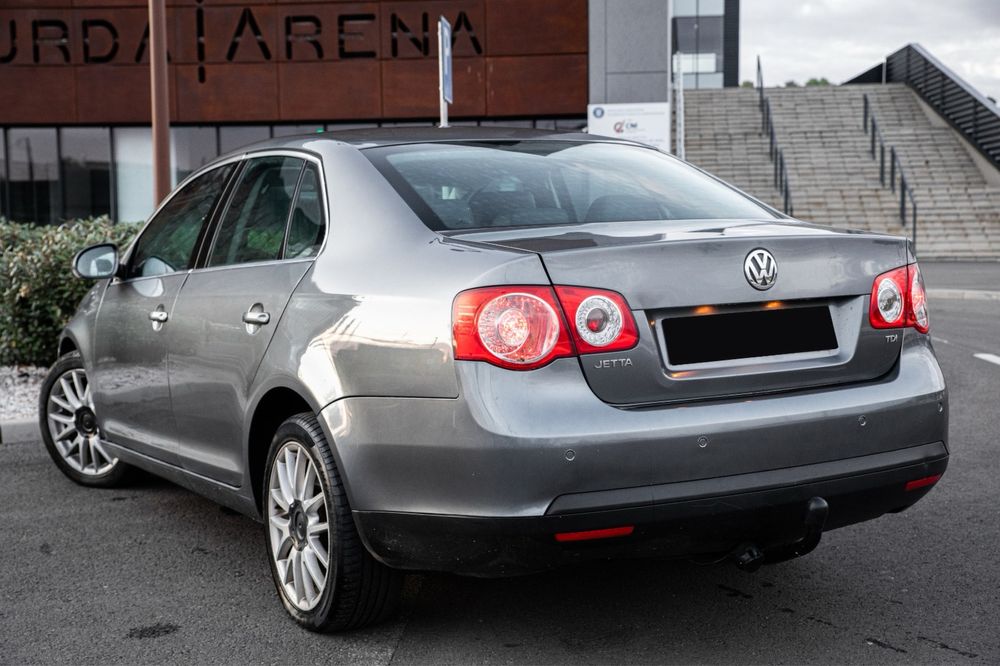 VW Jetta 1.9 105 cp, Piele, Incalzire, Senzori, NAVI