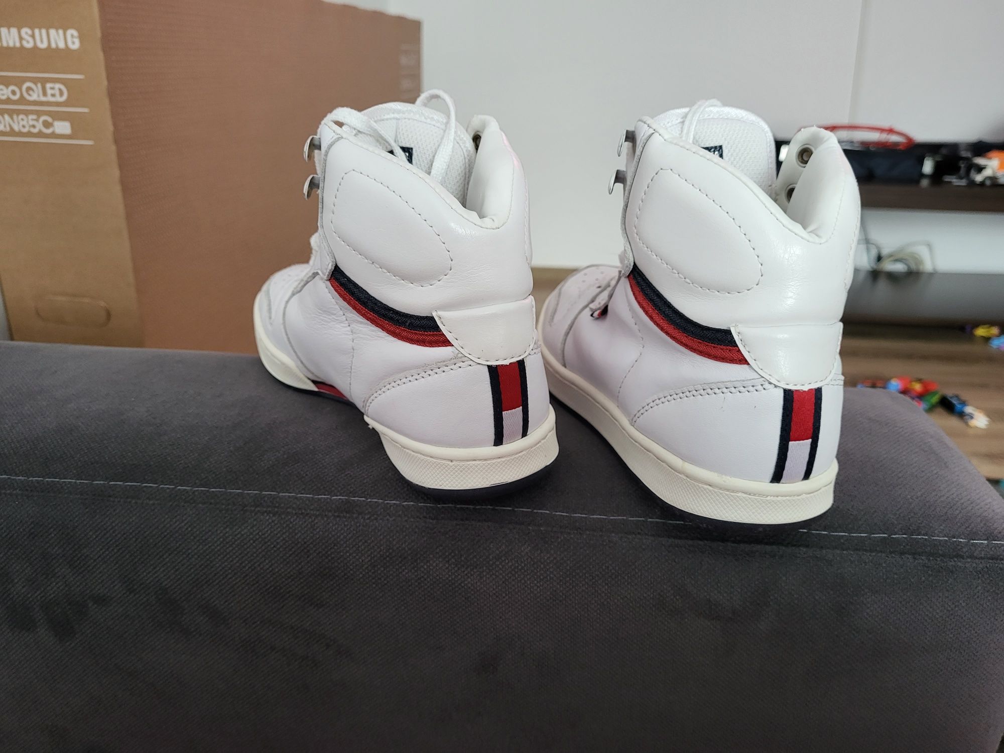 Ghete Tommy Hilfiger nr 34