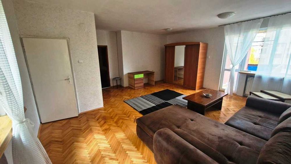 Давам под наем голям обзаведен тристаен Младост 2