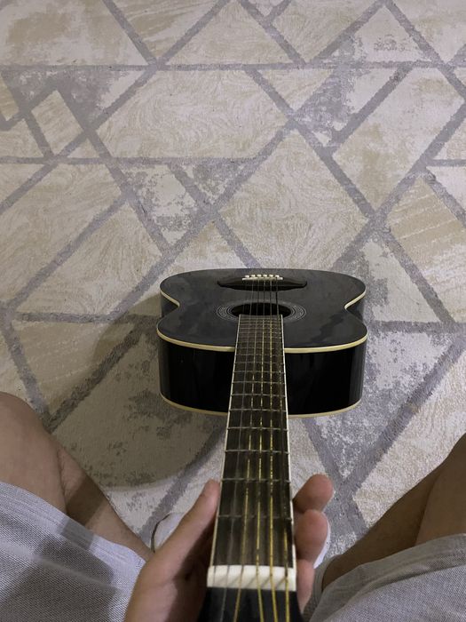 Гитара Veston черная