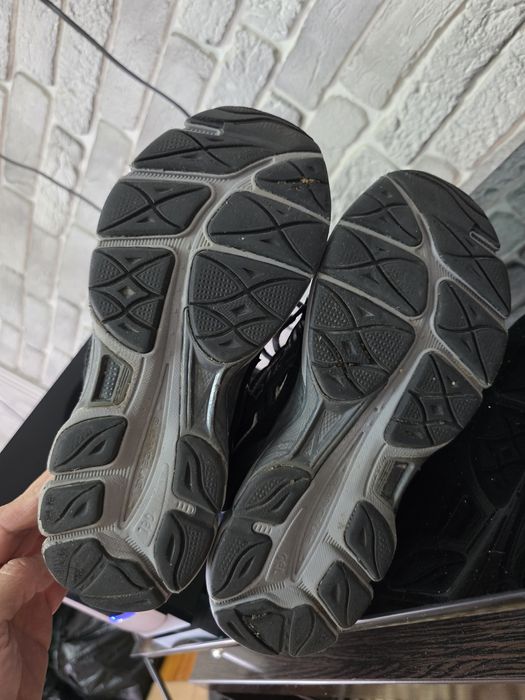 Оригинальные кроссы asics