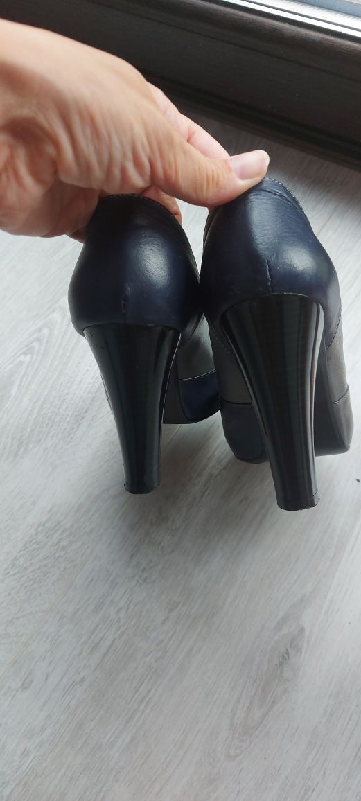 Pantofi piele  mărimea 38