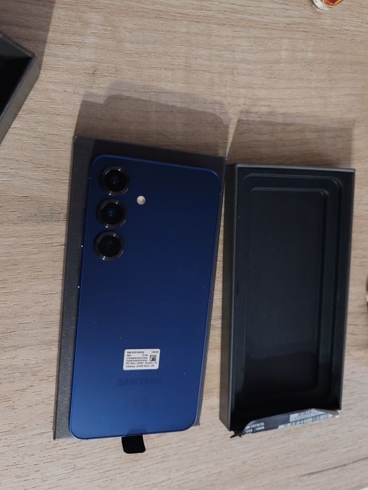 Samsung S25(deschisa cutia pentru poza)