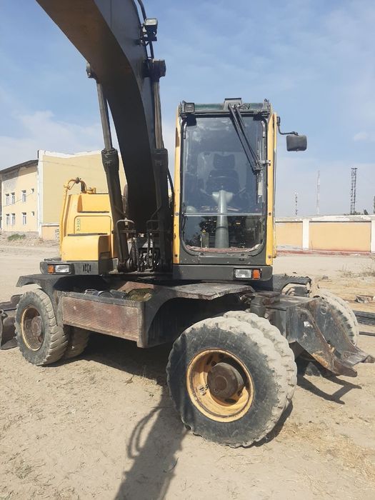 Sotiladi Volvo EW145B