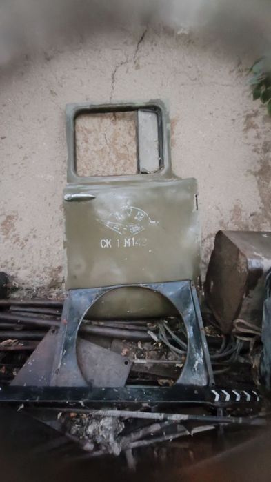 Zil 130 oʻng taraf eshik, bak 200 tali,radiator defuzoʻri,kamaz bak