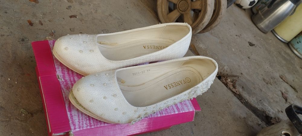 Туфли женские белые на каблуке