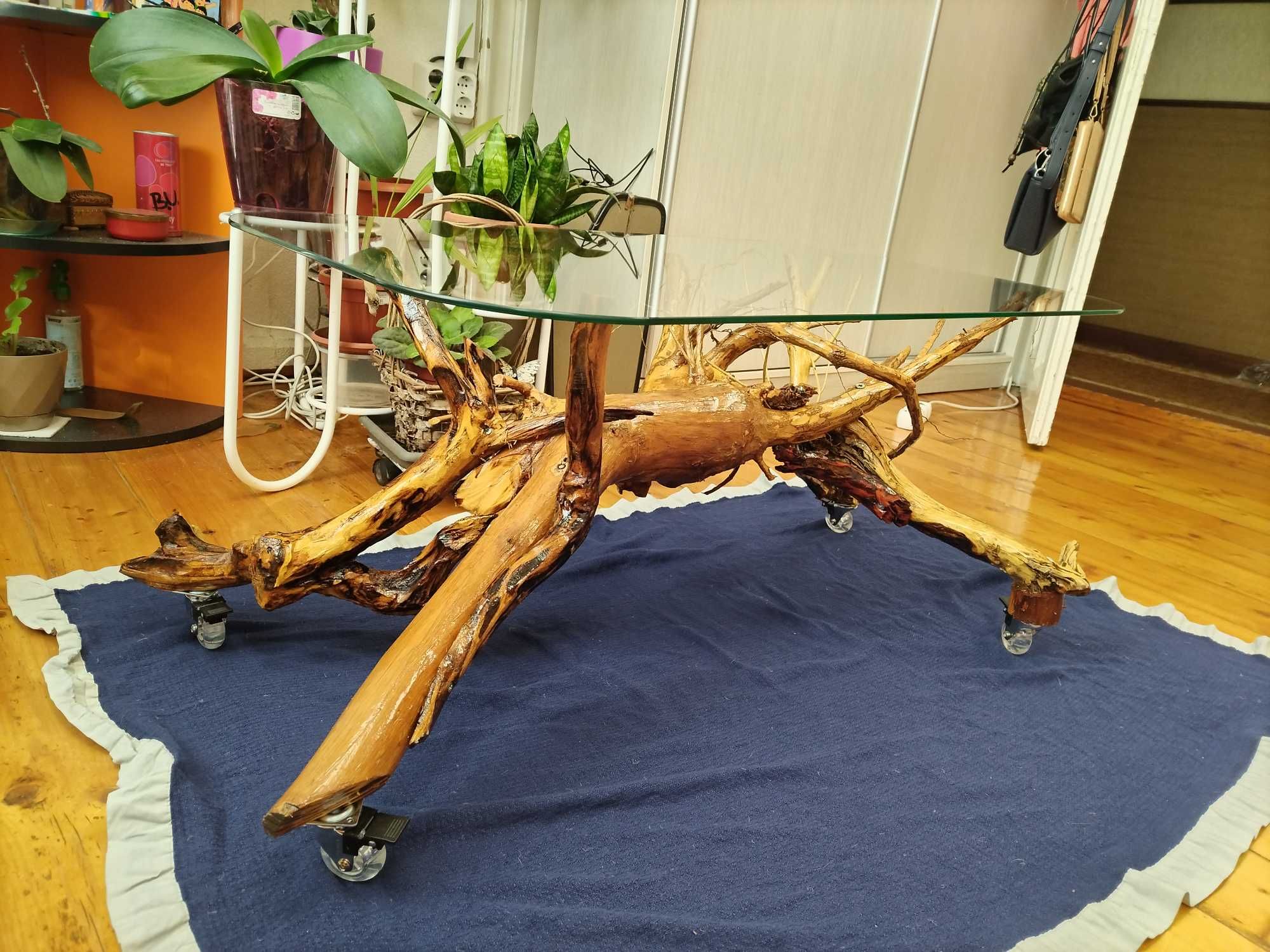 Уникални маси, ръчно изработени.