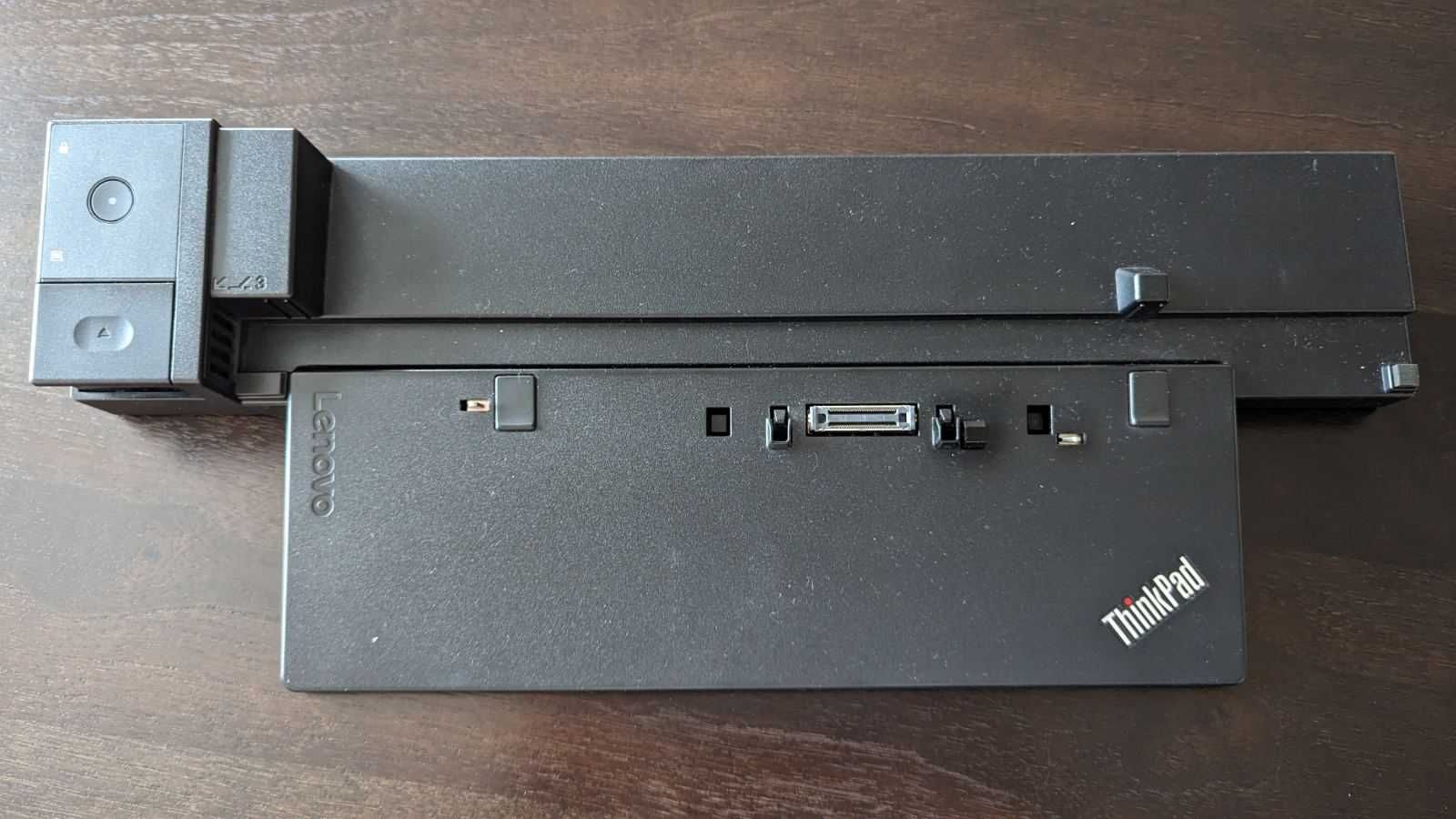 Докинг станция Lenovo ThinkPad Workstation 40A5 за P50, P51, P70, P71