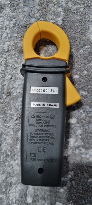 Cleste curent Voltcraft F100 cu afisaj