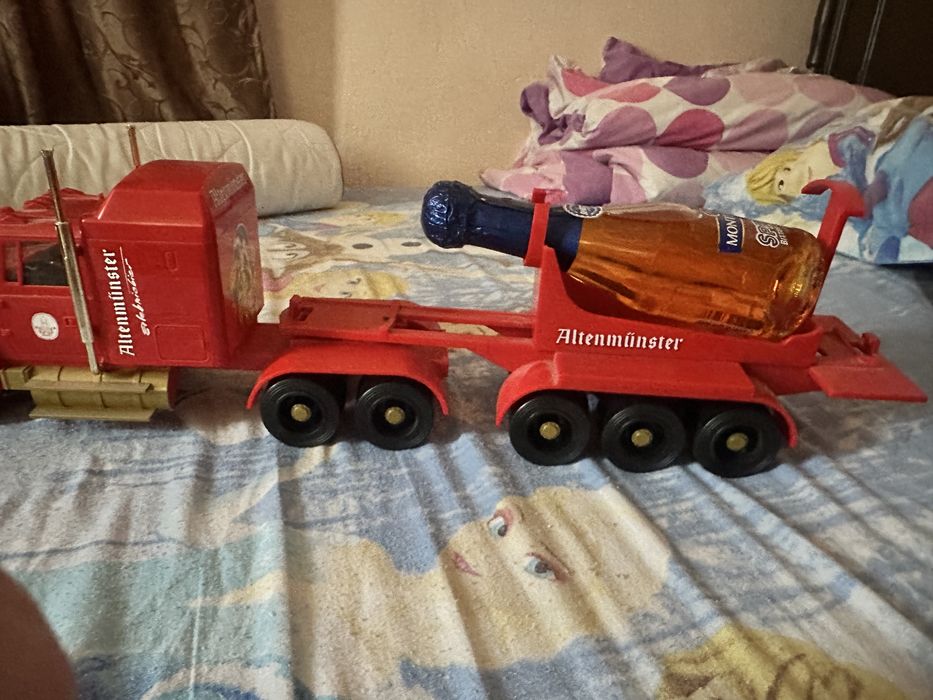 Macheta camion  cu remorca
