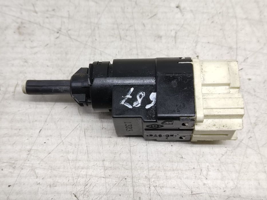 Comutator lumini frana 253206170r Dacia Sandero 2 [2013 - 2016]