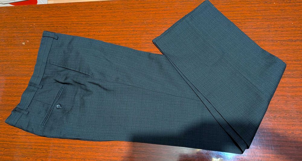 Продам новые брюки мужские подростковые р.40-42 серый