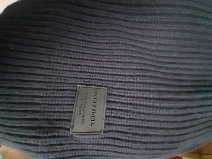 нов пуловер Л/ХЛ