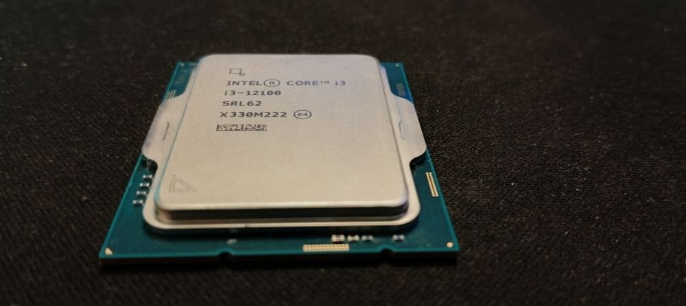 Intel core i3 12100