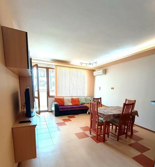 Тристаен апартамент в кв. Колю Фичето