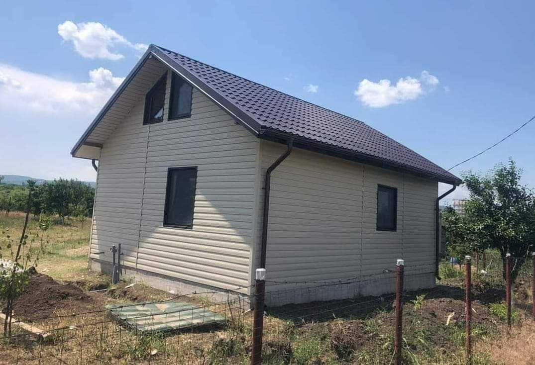 Casa, garaje auto, containere din structura metalica si panou sandwich