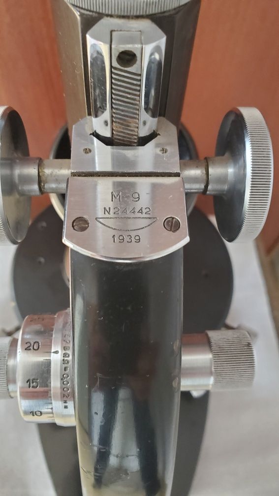 Микроскоп биологический М-9, 1939 год выпуска