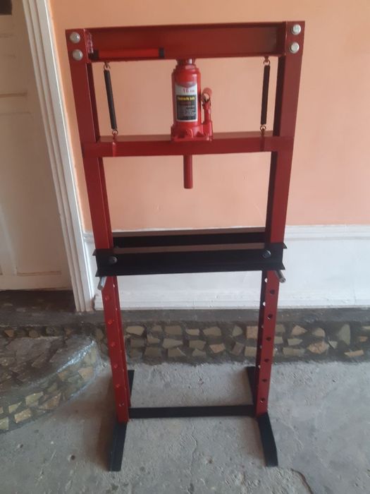 Yangi Press Sotiladi