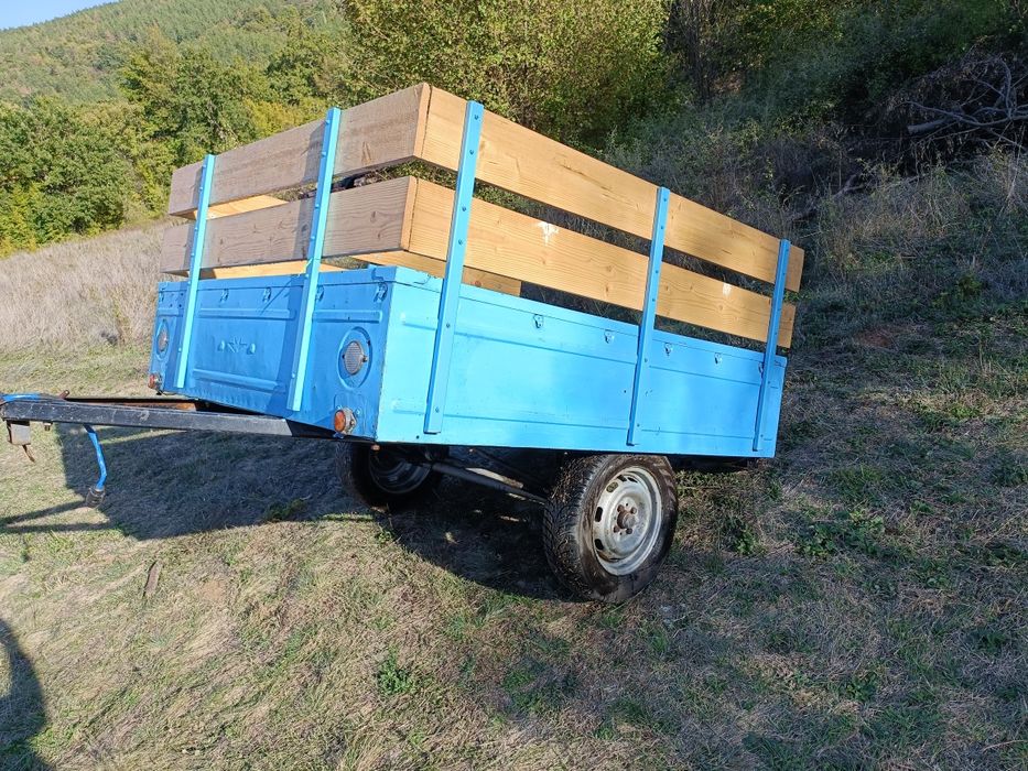 Продавам ремарке за автомобил