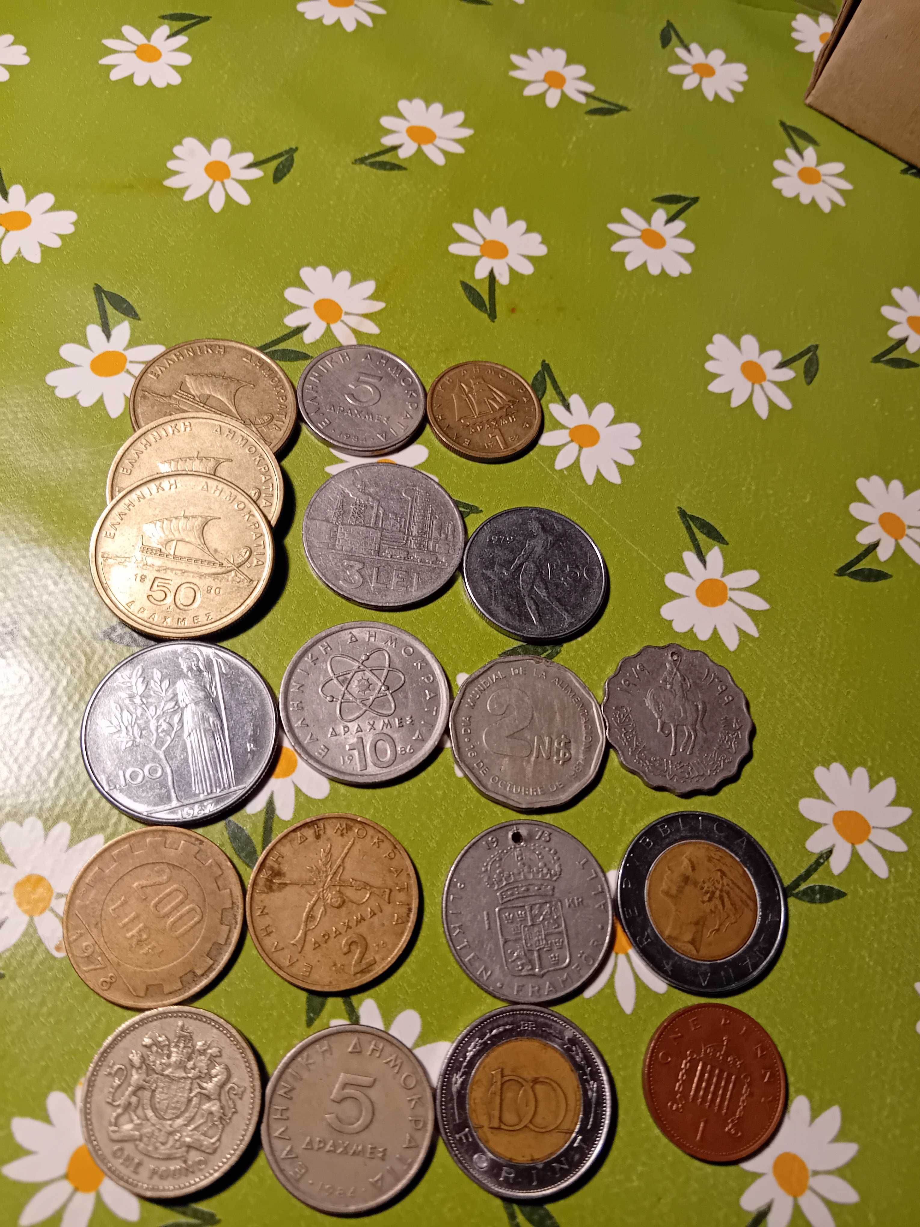 Продавам стари монети