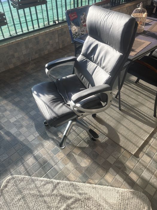 Офис стол използван