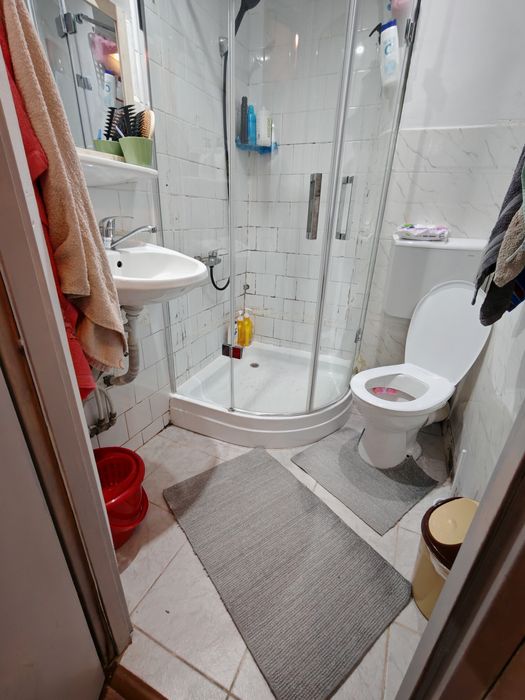 Bl. fără risc, Ap. 3 camere, Podu Ros - Lic. Racoviță.