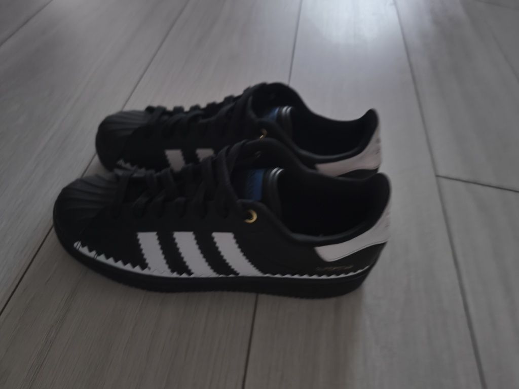 Adidas Superstar