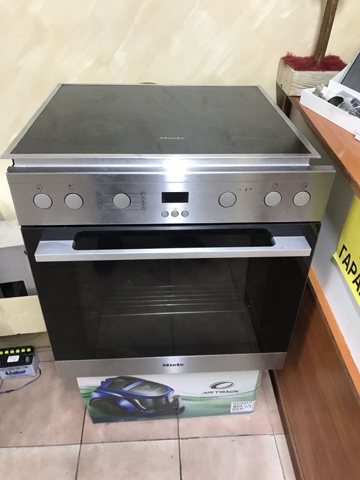 фурна за вграждане Miele